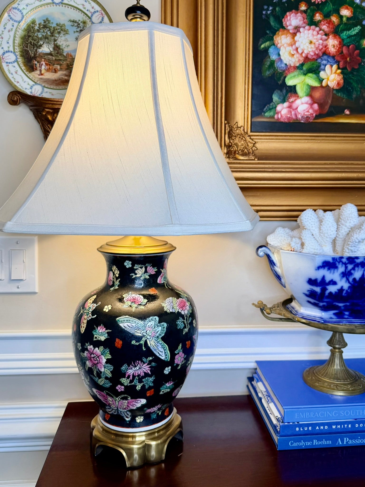Vintage Famille Noire Butterfly Table Lamp