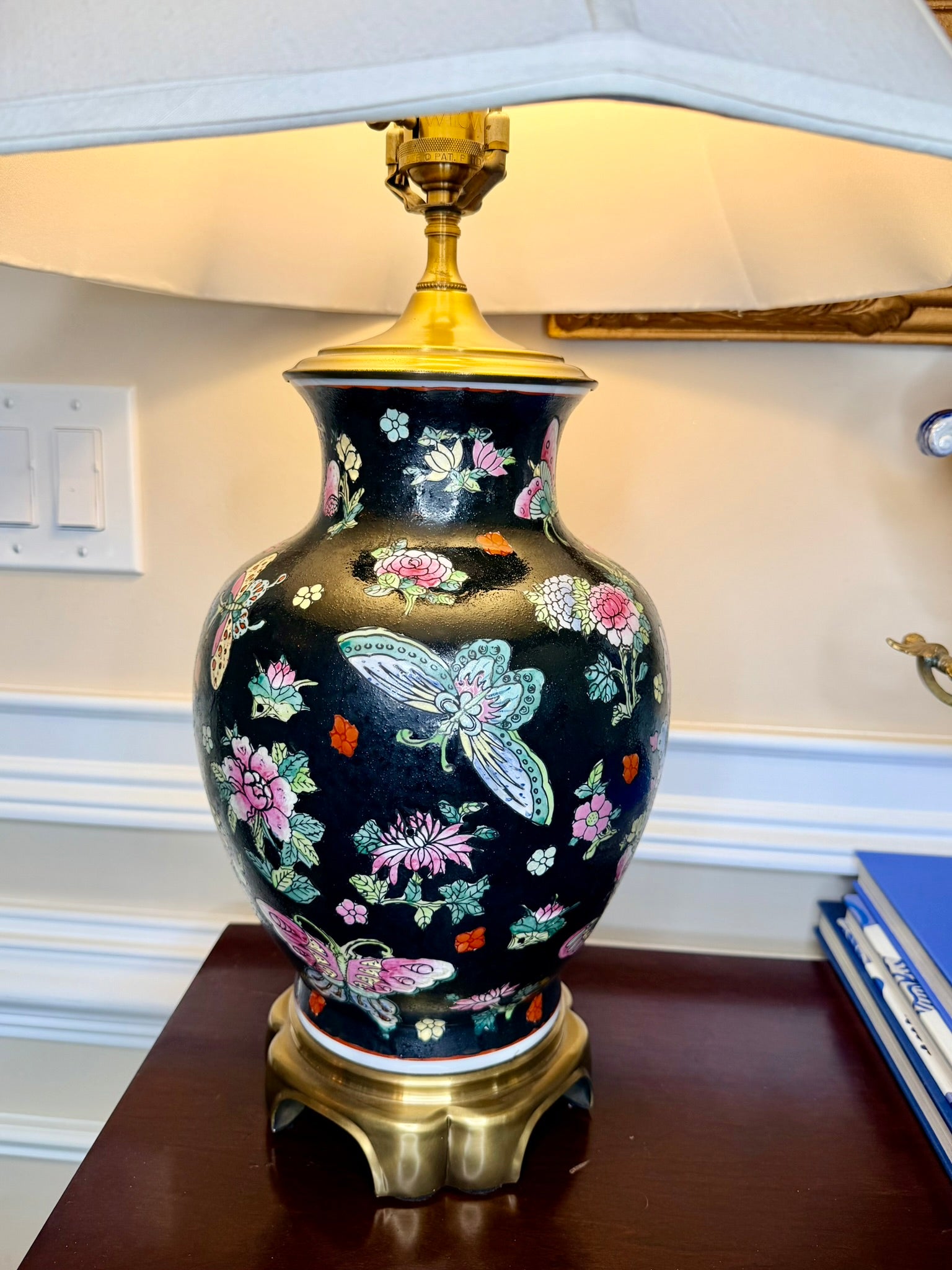 Vintage Famille Noire Butterfly Table Lamp